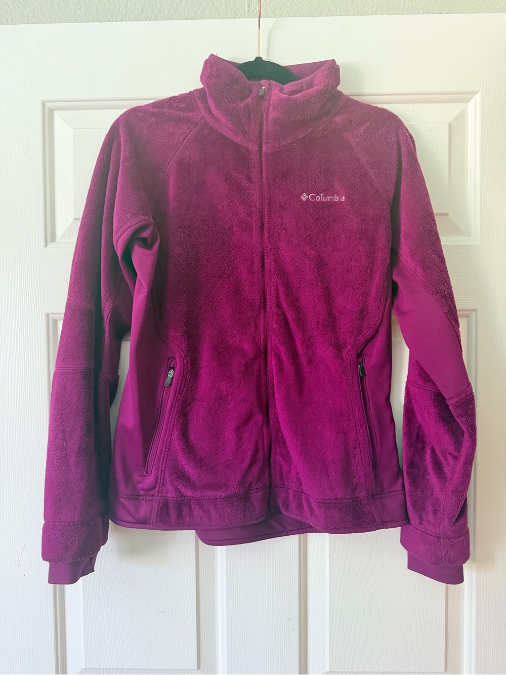 Columbia Full-Zip Fleece Jacket in Magenta